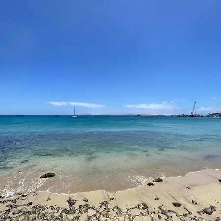 La The Two Bedroom With Half Board,wifi, In Playa Blanca