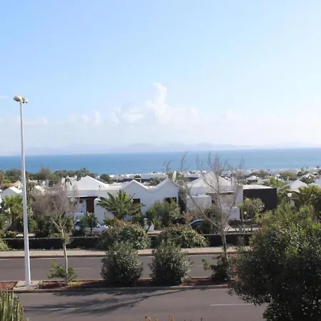 La The Two Bedroom With Half Board,wifi, In Playa Blanca Lägenhet