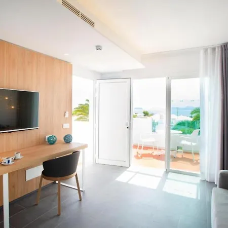 Apartment La The Two Bedroom With Half Board,wifi, In Playa Blanca *