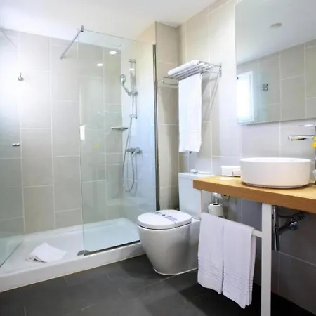 La The Two Bedroom With Half Board,wifi, In Playa Blanca Apartment *